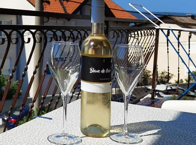 Kamen Apartamento Novi Vinodolski