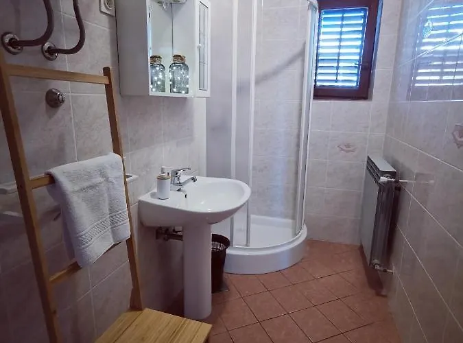 Kamen Apartamento Novi Vinodolski